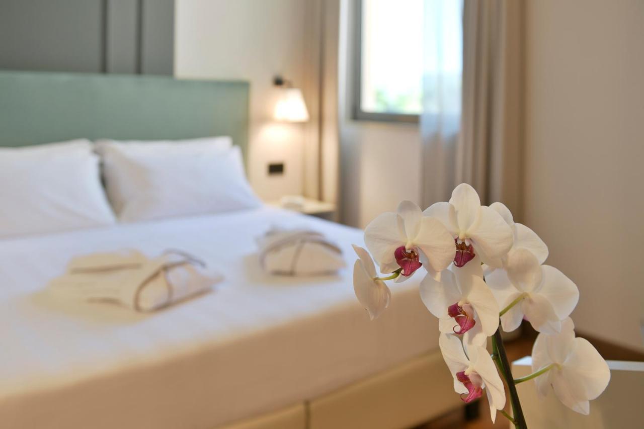 Hotel Torresi Potenza Picena Kültér fotó