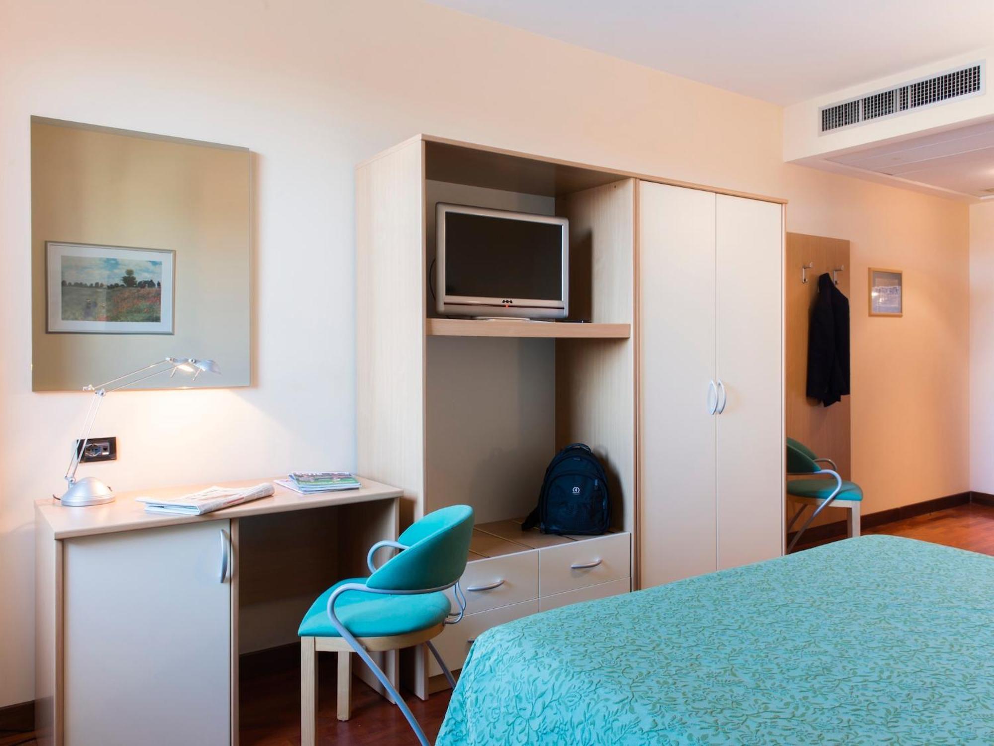 Hotel Torresi Potenza Picena Szoba fotó