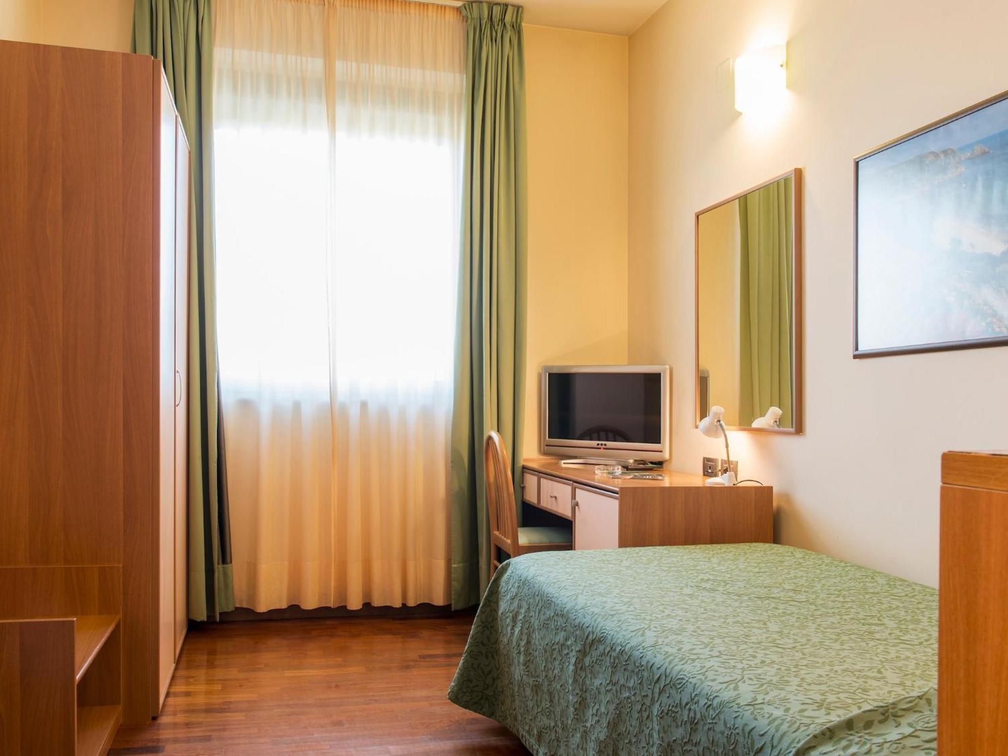 Hotel Torresi Potenza Picena Szoba fotó