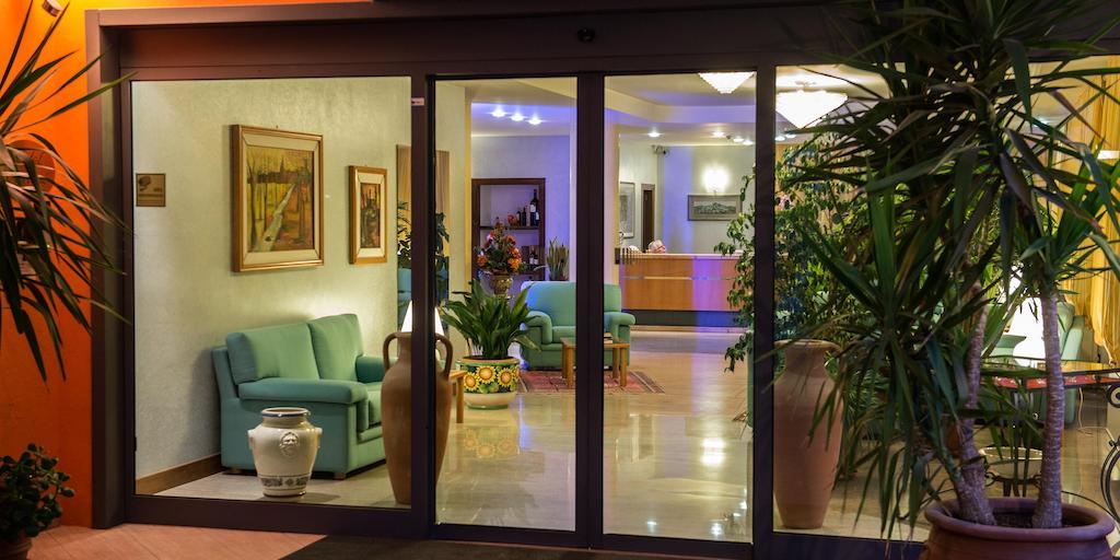 Hotel Torresi Potenza Picena Kültér fotó