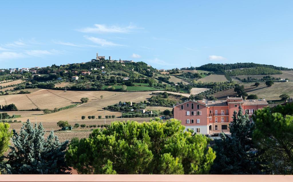 Hotel Torresi Potenza Picena Kültér fotó